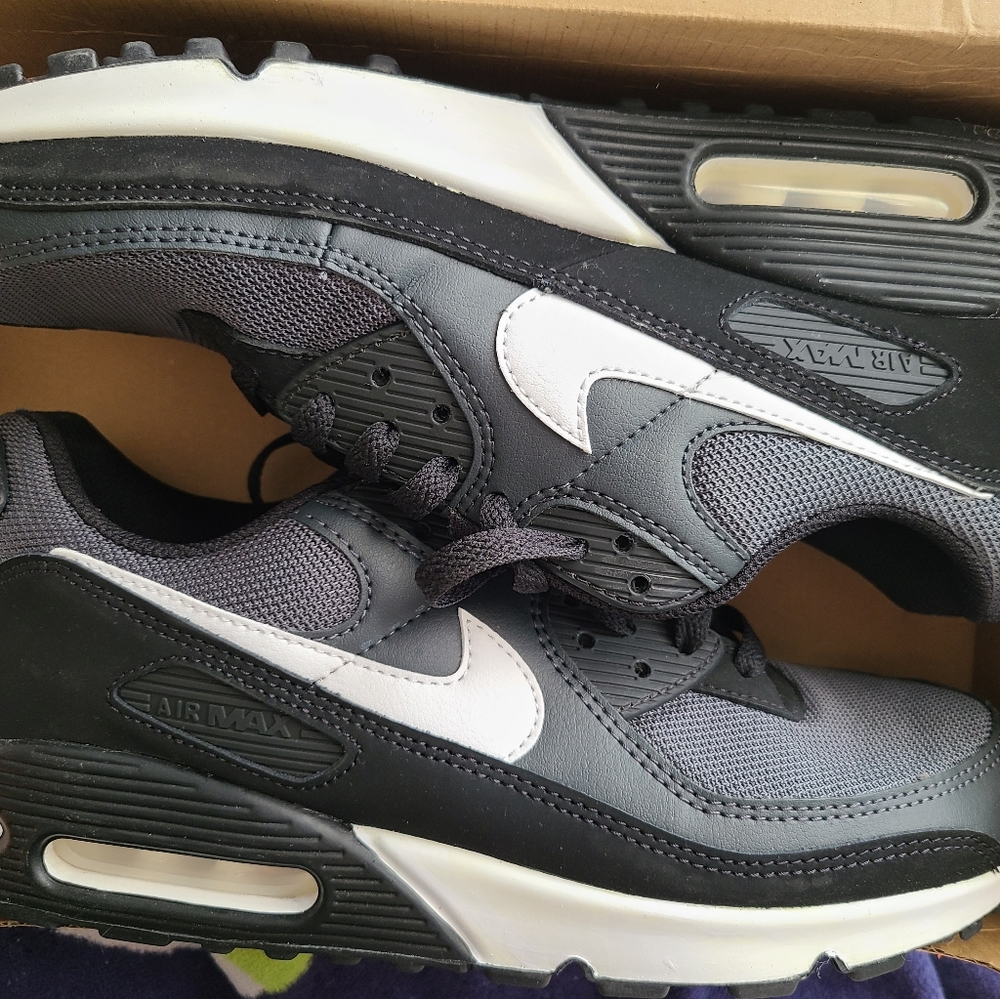SOLD *** Nike Air Max Grey/Black 10.5